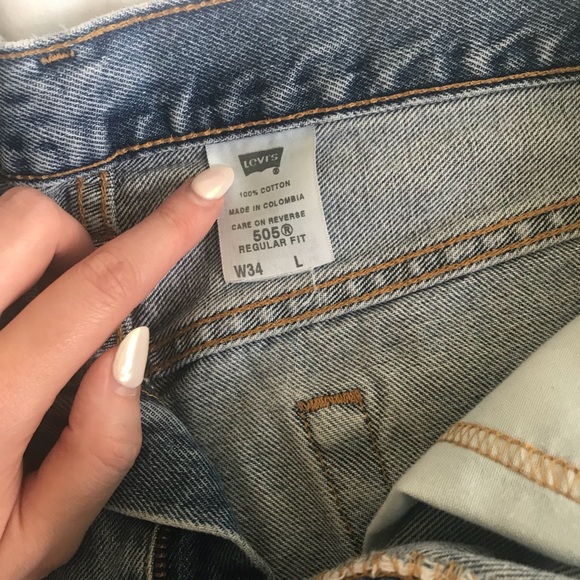 Vintage Levis Cut-off Shorts - Picture 5 of 5